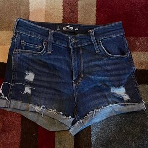 EUC Junior Ladies Hollister Blue Jean Mid Rise Shorts 3” Size 1 Waist 25
